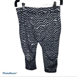 cropped leggings zebra print Soffe workout pants size medium